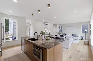 11737 40th Ave NE, Seattle, WA 98125 - Photo 9