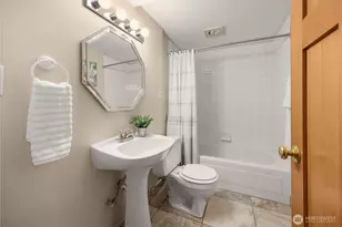 6039 NE 202nd St, Kenmore, WA 98028 - Photo 25
