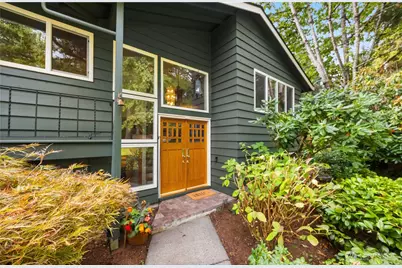 6039 NE 202nd Street, Kenmore, WA 98028 - Photo 3