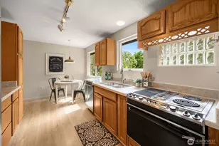 6039 NE 202nd St, Kenmore, WA 98028 - Photo 13