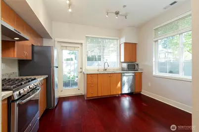 18282 NE 97th Way #105, Redmond, WA 98052 - Photo 13