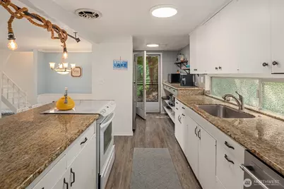 1602 W Lake Sammamish Parkway SE, Bellevue, WA 98008 - Photo 27