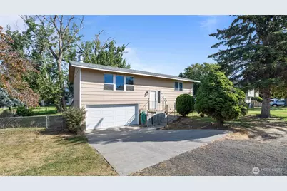 2402 W 16th Ave, Kennewick, WA 99337 - Photo 1