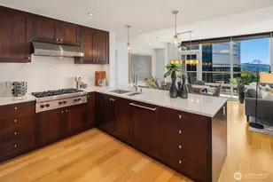 10700 NE 4th St, Bellevue, WA 98004 - Photo 3