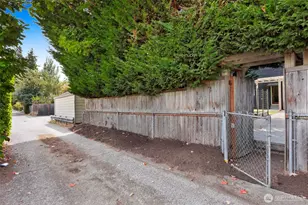 8040 Dibble Ave NW, Seattle, WA 98117 - Photo 37