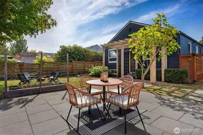 8040 Dibble Avenue NW, Seattle, WA 98117 - Photo 33
