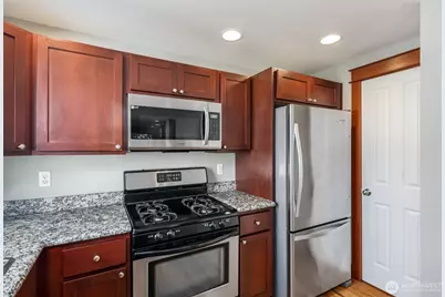 5260 Brooklyn Avenue NE #B, Seattle, WA 98105 - Photo 7