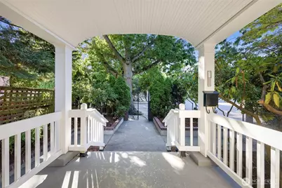 1140 23rd Avenue E, Seattle, WA 98112 - Photo 9