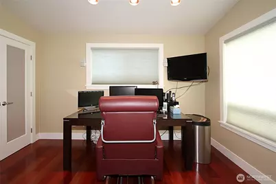 8011 Aurora Avenue N, Seattle, WA 98103 - Photo 19