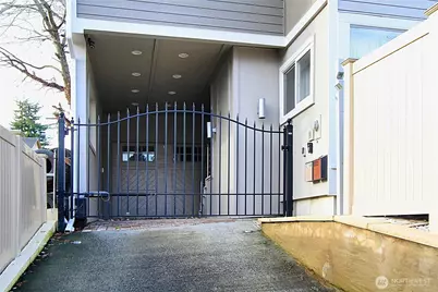 8011 Aurora Avenue N, Seattle, WA 98103 - Photo 3