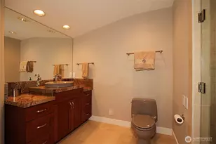 8011 Aurora Ave N, Seattle, WA 98103 - Photo 17