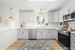 9751 Densmore Ave N, Seattle, WA 98103 - Photo 35