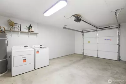 9751 Densmore Avenue N, Seattle, WA 98103 - Photo 25