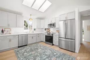 9751 Densmore Ave N, Seattle, WA 98103 - Photo 9