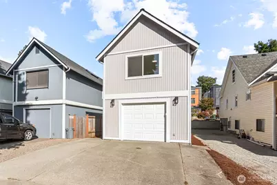 9751 Densmore Avenue N, Seattle, WA 98103 - Photo 33
