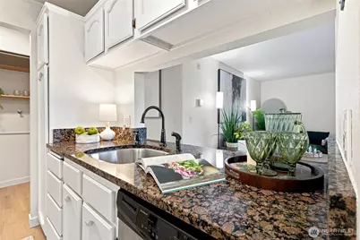 4187 W Lake Sammamish Parkway SE #B207, Bellevue, WA 98008 - Photo 13