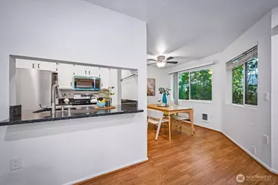 14620 NE 35th Street #106, Bellevue, WA 98007 - Photo 7