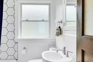 1916 11th Ave W, Seattle, WA 98119 - Photo 13