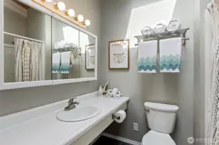16318 SE Newport Way, Bellevue, WA 98006 - Photo 17