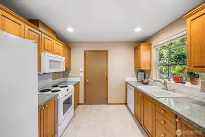 9650 Sandy Isle Lane, Silverdale, WA 98383 - Photo 13