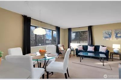 4301 Whitman Avenue N, Seattle, WA 98103 - Photo 9