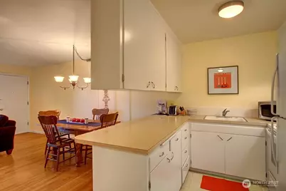 4301 Whitman Avenue N, Seattle, WA 98103 - Photo 17