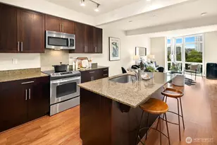 699 John St, Seattle, WA 98109 - Photo 9