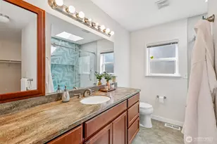 943 NW 97th St, Seattle, WA 98117 - Photo 9