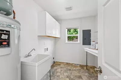 943 NW 97th Street, Seattle, WA 98117 - Photo 17