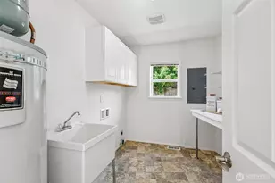 943 NW 97th St, Seattle, WA 98117 - Photo 17