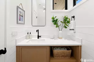 728 W Etruria St, Seattle, WA 98119 - Photo 17