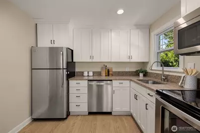 8039 40th Avenue NE, Seattle, WA 98115 - Photo 11