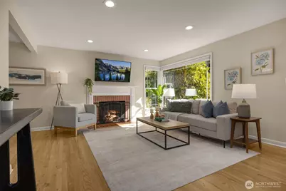 8039 40th Avenue NE, Seattle, WA 98115 - Photo 3