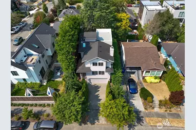 4407 30th Avenue W, Seattle, WA 98199 - Photo 1