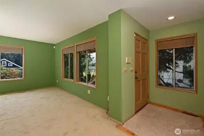 4407 30th Avenue W, Seattle, WA 98199 - Photo 5