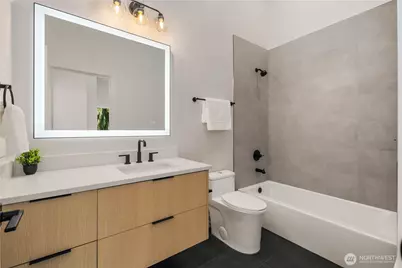 724 N 89th Street, Seattle, WA 98103 - Photo 17