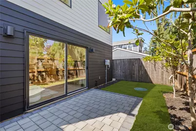 724 N 89th Street, Seattle, WA 98103 - Photo 23