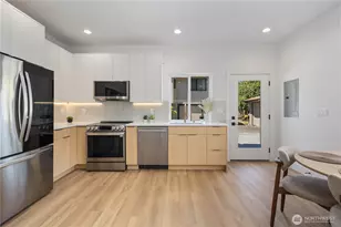 726 N 89th St, Seattle, WA 98103 - Photo 11