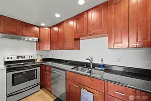 2638 SW 106th St, Seattle, WA 98146 - Photo 9