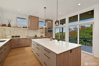 2410 NW Neptune Place, Seattle, WA 98117 - Photo 9