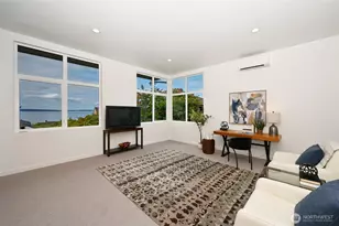 2410 NW Neptune Pl, Seattle, WA 98117 - Photo 11