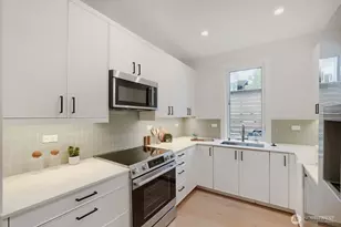 5042 35th Ave NE, Seattle, WA 98105 - Photo 9