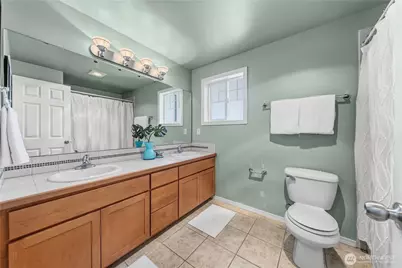 12325 10th Place NE #D, Seattle, WA 98125 - Photo 21