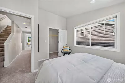 12325 10th Place NE #D, Seattle, WA 98125 - Photo 17