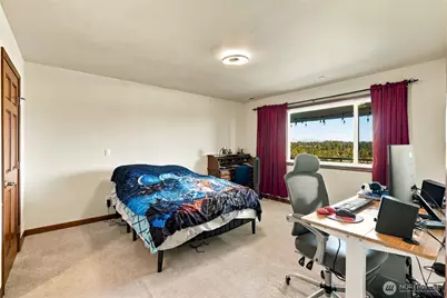 10908 177th Avenue Ct E, Bonney Lake, WA 98391 - Photo 31