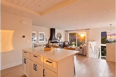 5128 Palatine Avenue N, Seattle, WA 98103 - Photo 7