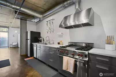 66 Bell Street #4, Seattle, WA 98121 - Photo 13