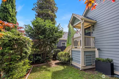 43 W Etruria, Seattle, WA 98119 - Photo 19