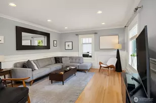 43 W Etruria, Seattle, WA 98119 - Photo 3