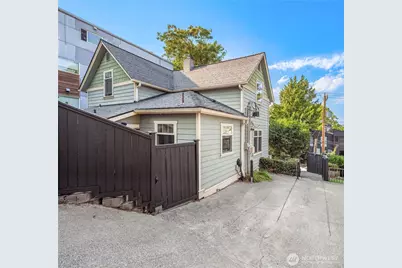 43 W Etruria, Seattle, WA 98119 - Photo 25